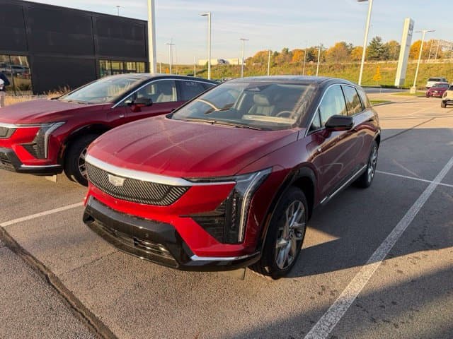 2027 Cadillac OPTIQ Luxury — photo 1 of 26