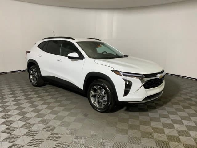 2026 Chevrolet Trax LT — photo 1 of 46