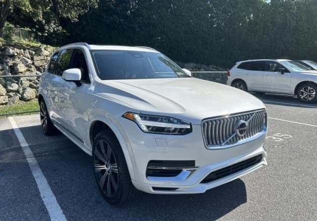 2024 Volvo XC90 Recharge Plug-In Hybrid Plus — photo 1 of 6