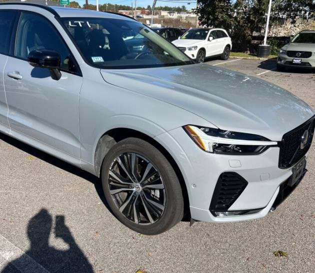2024 Volvo XC60 Base — photo 1 of 6