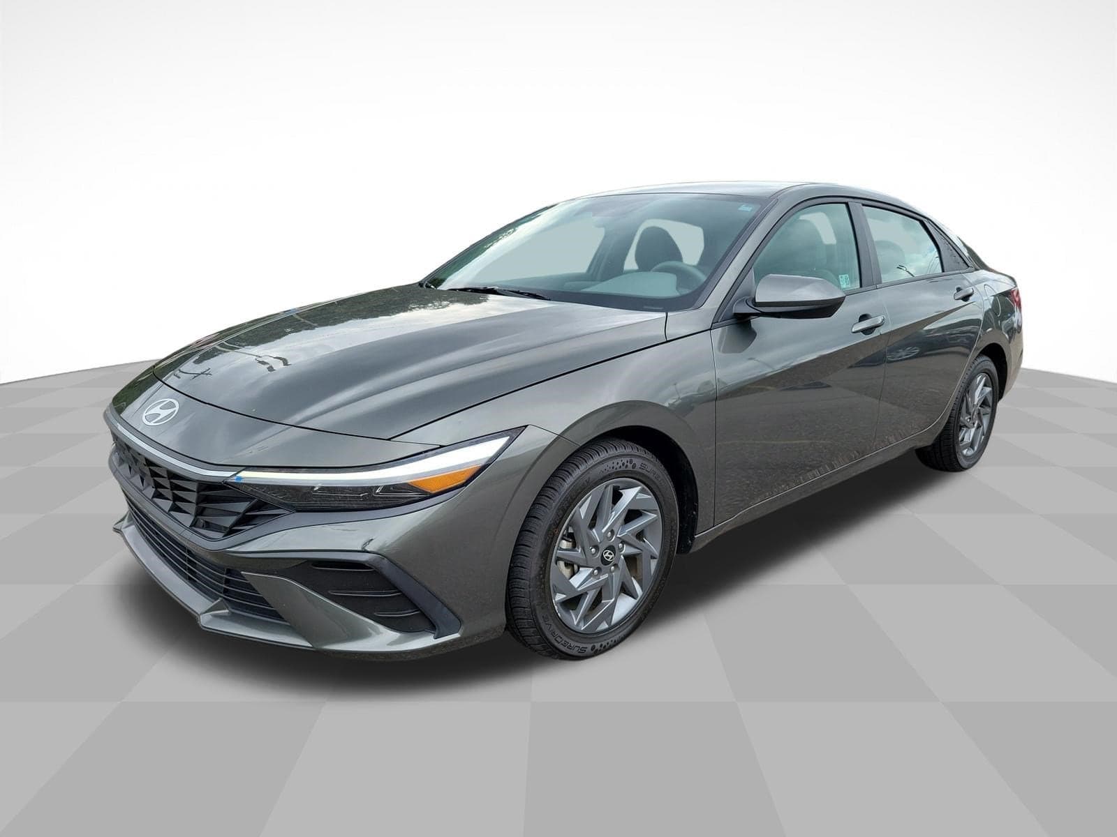 2024 Hyundai Elantra SEL — photo 1 of 26