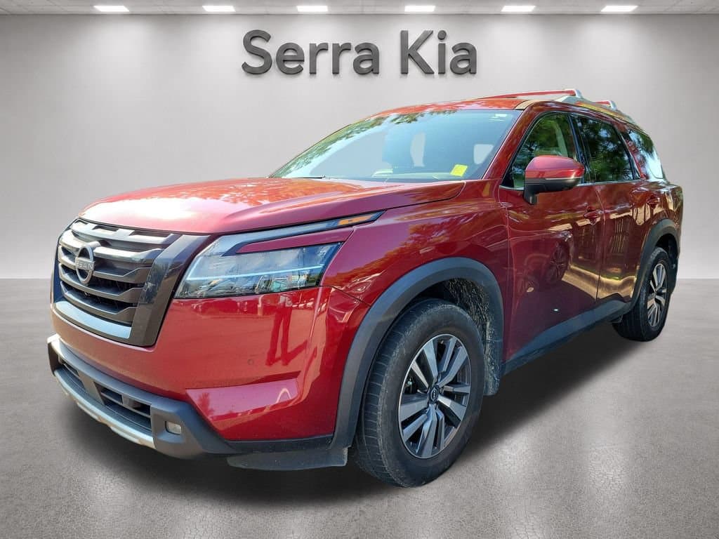 2023 Nissan Pathfinder SL — photo 1 of 3