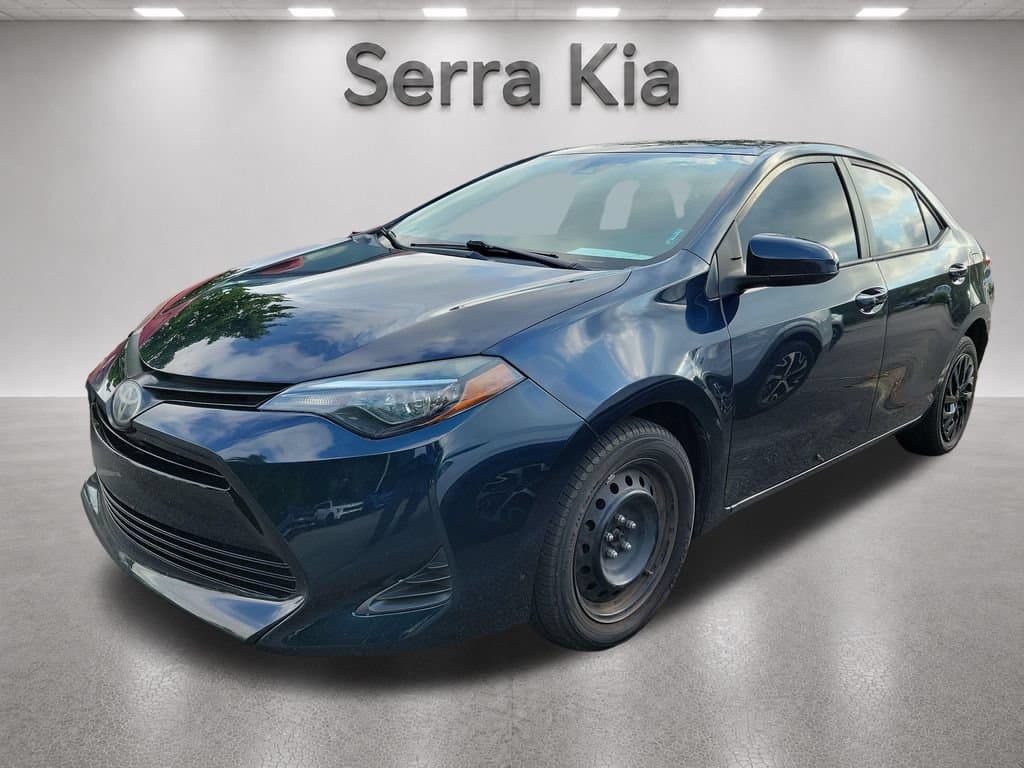 2019 Toyota Corolla LE — photo 1 of 3