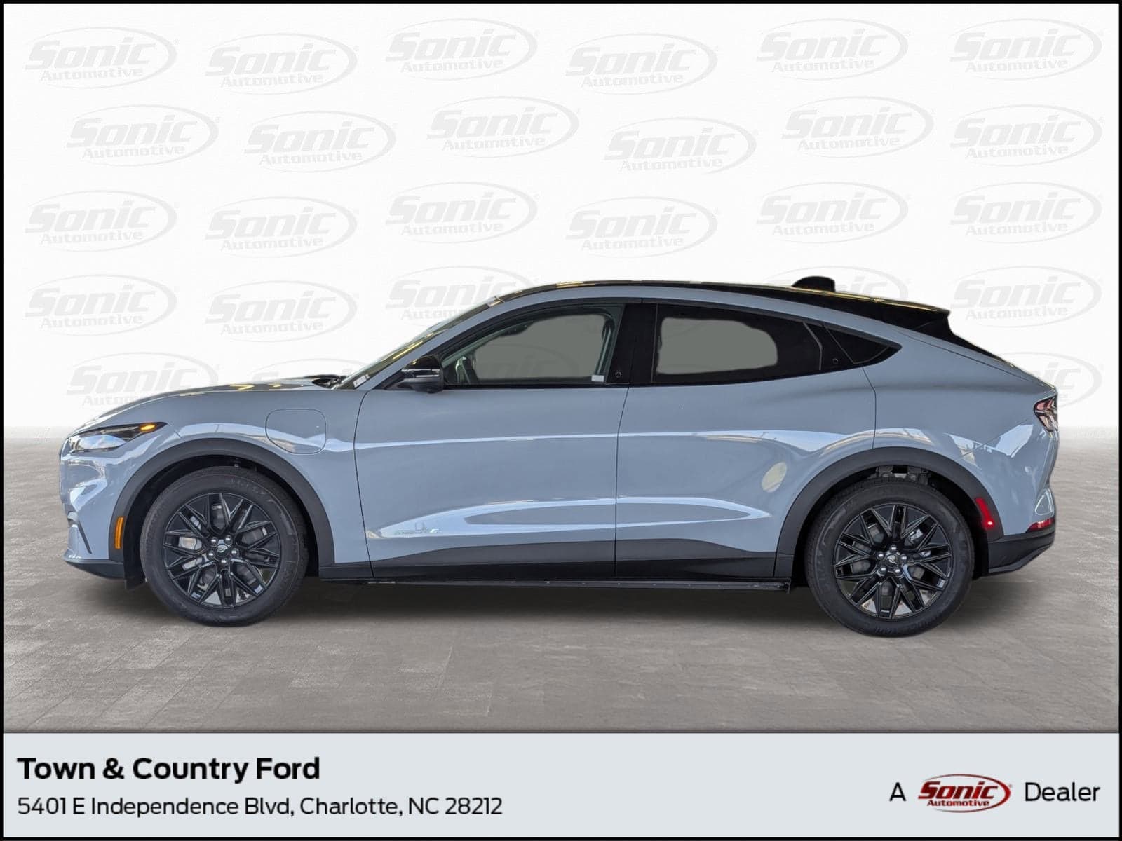 Foto de 2025 Ford Mustang Mach-E Select