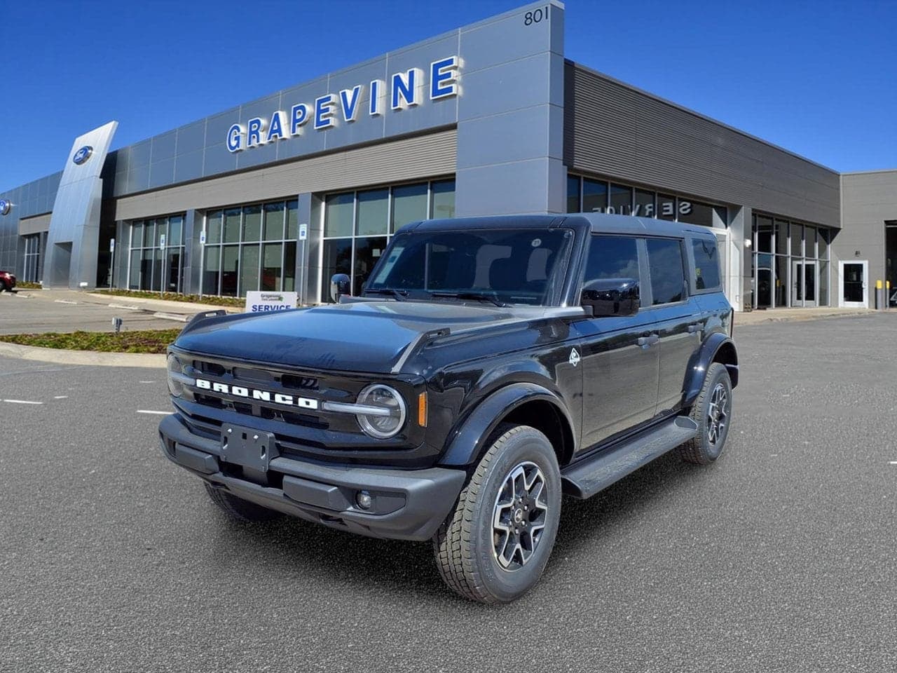 2026 Ford Bronco Outer Banks — photo 1 of 32