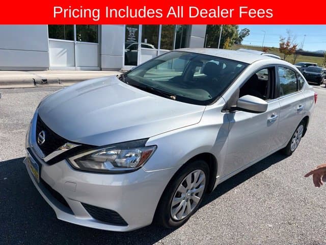 2017 Nissan Sentra S — photo 1 of 10
