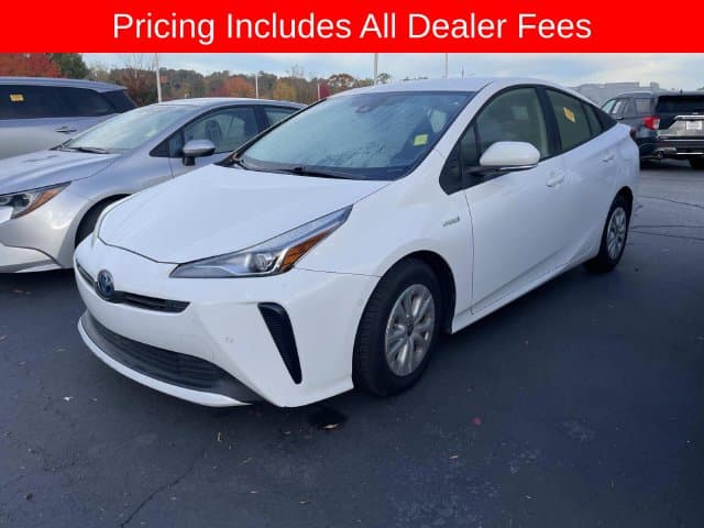 2022 Toyota Prius LE — photo 1 of 13