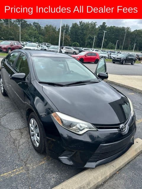 2015 Toyota Corolla LE — photo 1 of 12