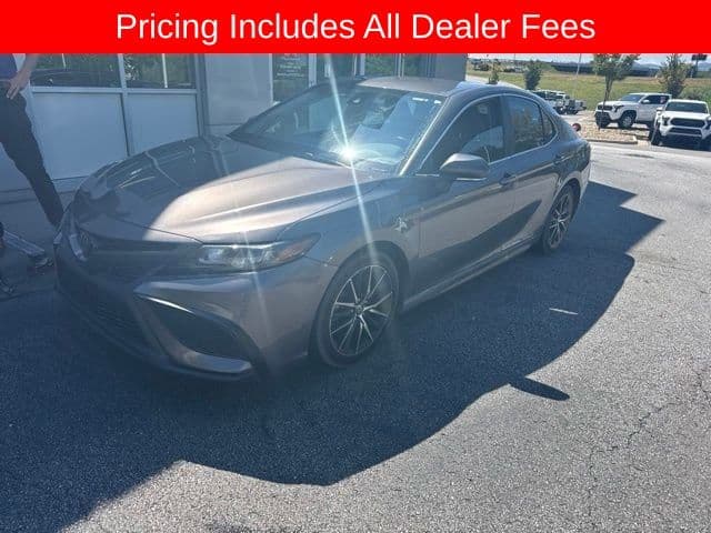 2023 Toyota Camry SE — photo 1 of 10