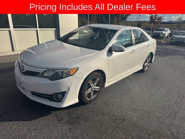 2014 Toyota Camry SE — photo 1 of 10