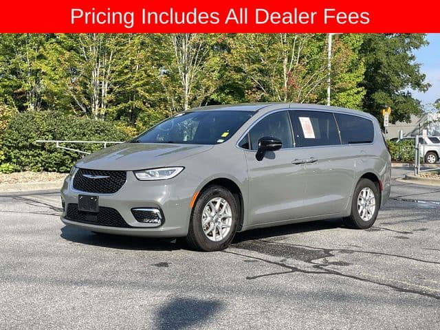2025 Chrysler Pacifica Select — photo 1 of 37