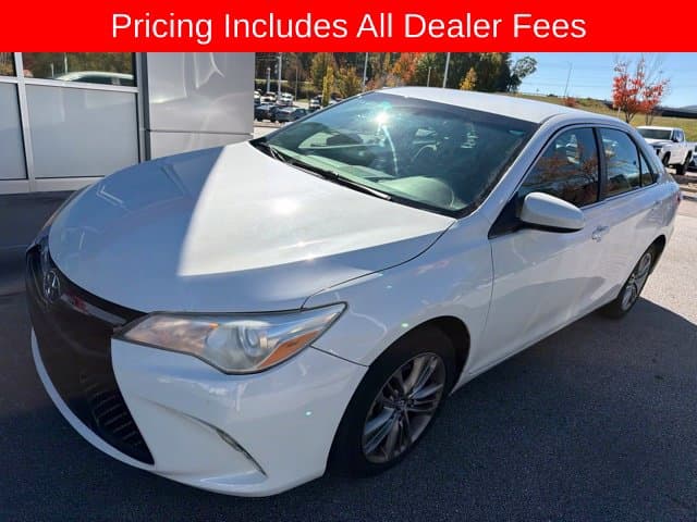 2015 Toyota Camry SE — photo 1 of 13