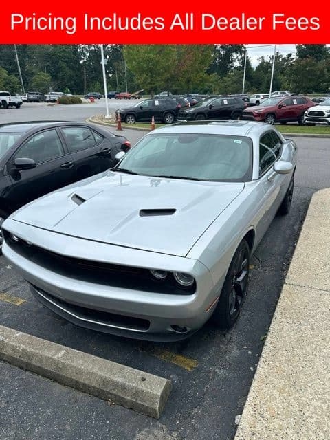 2023 Dodge Challenger SXT — photo 1 of 13
