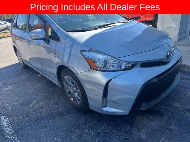 2016 Toyota Prius v Three — photo 1 of 12