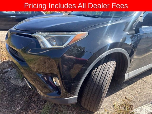 2018 Toyota RAV4 XLE — photo 1 of 10