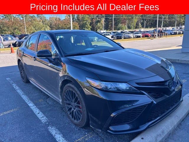 2022 Toyota Camry SE — photo 1 of 10