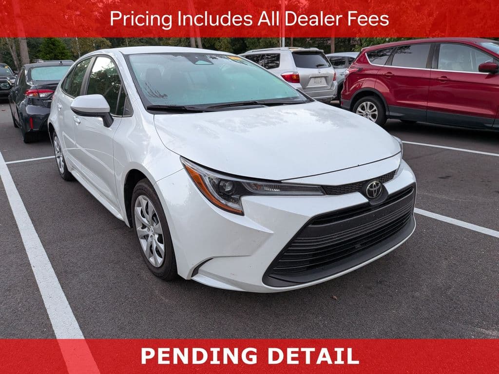 2025 Toyota Corolla LE — photo 1 of 11