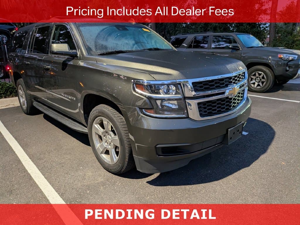 2019 Chevrolet Suburban LT — photo 1 of 10