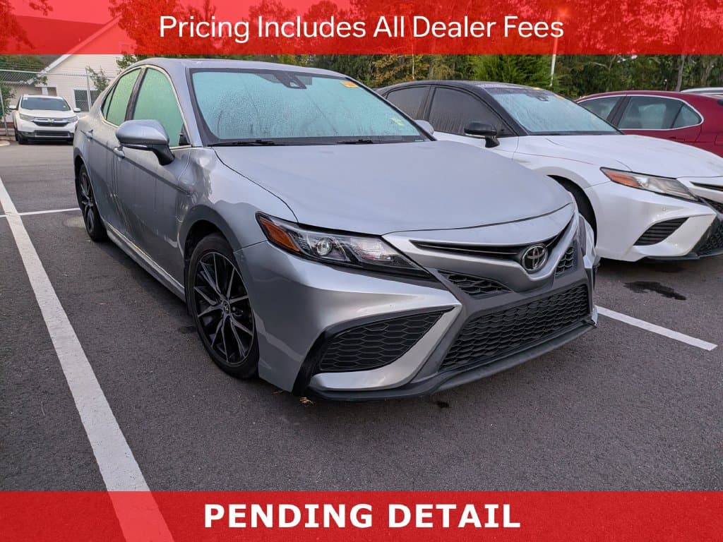 2022 Toyota Camry SE — photo 1 of 11