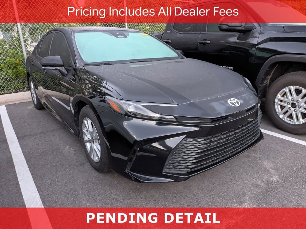 2025 Toyota Camry LE — photo 1 of 11
