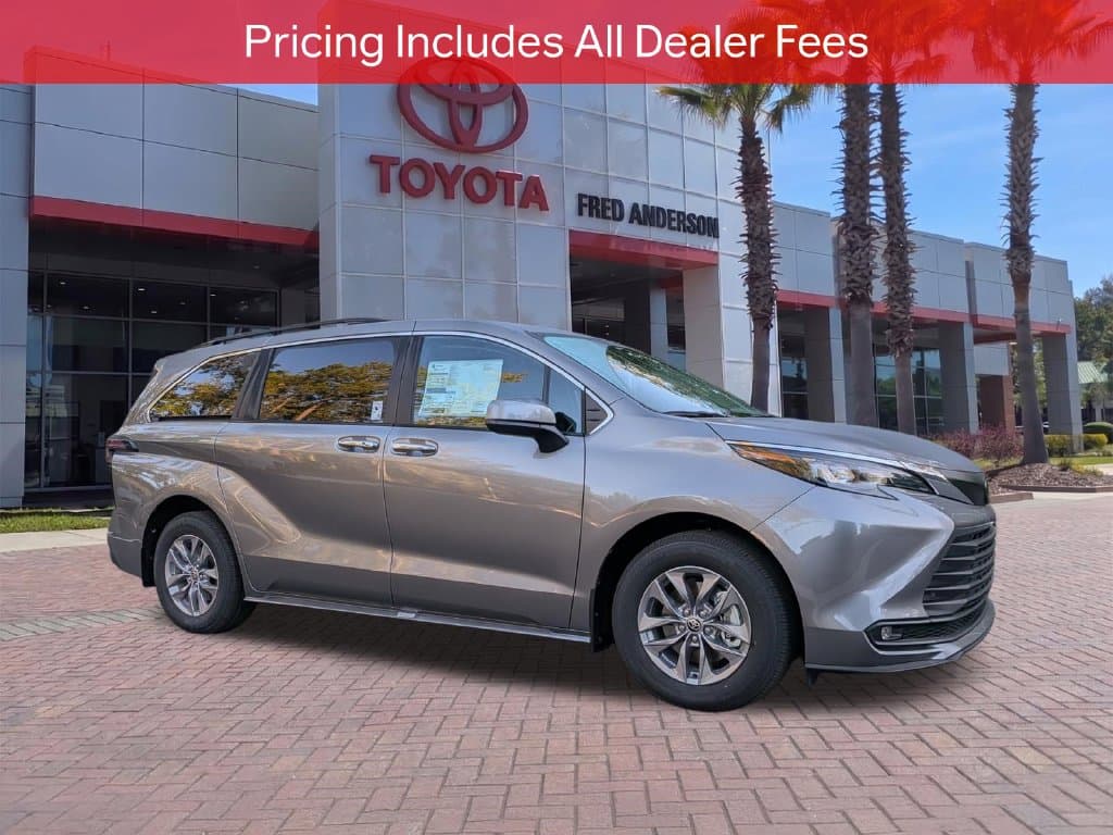 2026 Toyota Sienna XLE — photo 1 of 41