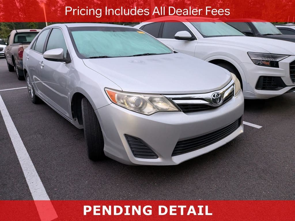 2013 Toyota Camry LE — photo 1 of 11