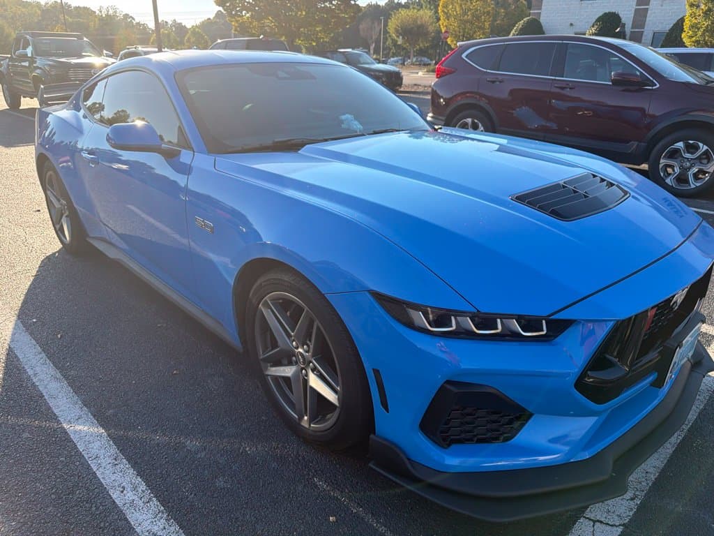 2025 Ford Mustang GT — photo 1 of 6