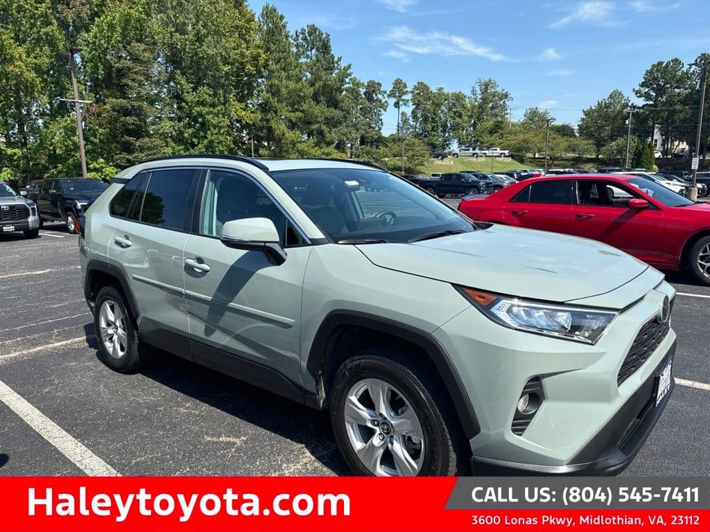 2019 Toyota RAV4 XLE — photo 1 of 7