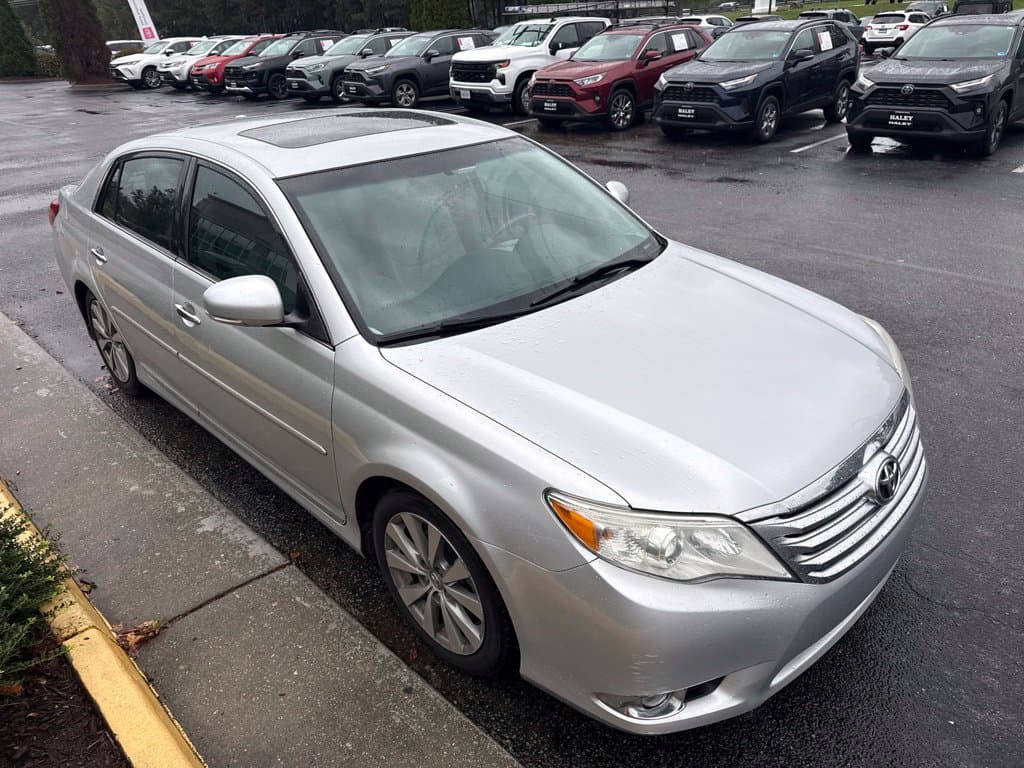 2011 Toyota Avalon Limited — photo 1 of 7