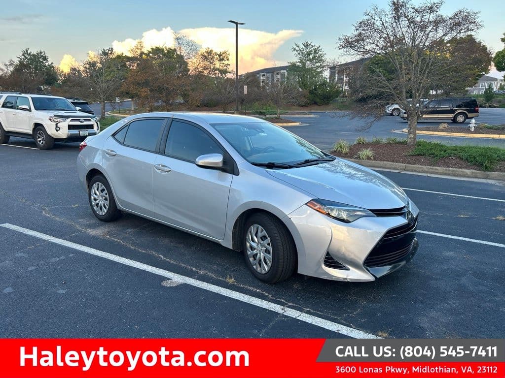 2018 Toyota Corolla LE — photo 1 of 5