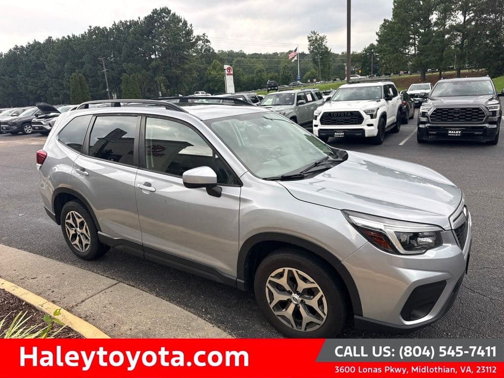 2021 Subaru Forester Premium — photo 1 of 8
