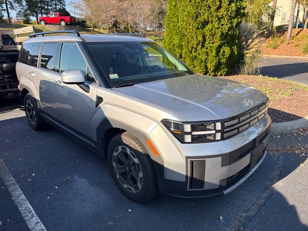 2025 Hyundai Santa Fe SEL — photo 1 of 7