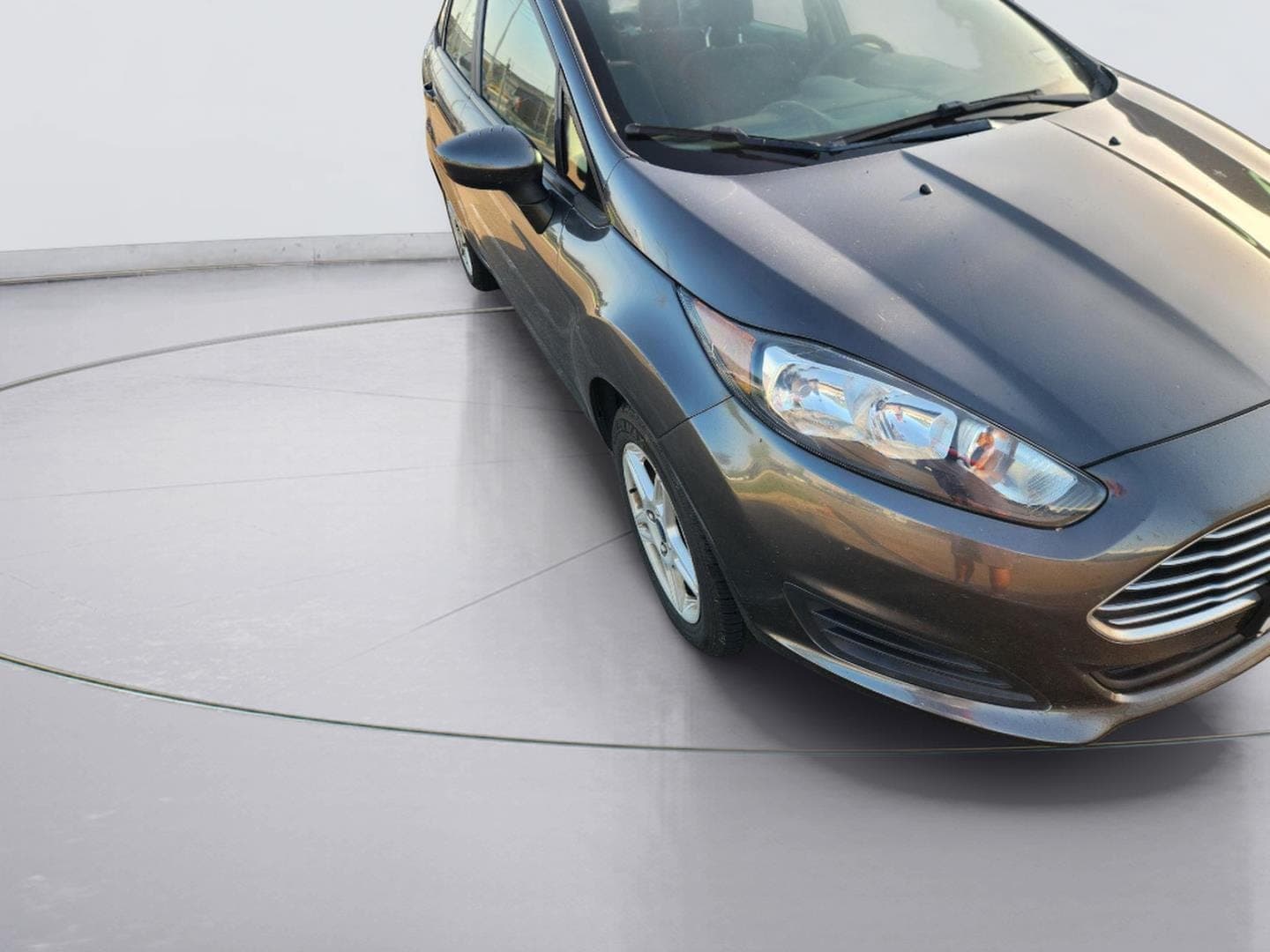 2019 Ford Fiesta SE — photo 1 of 3