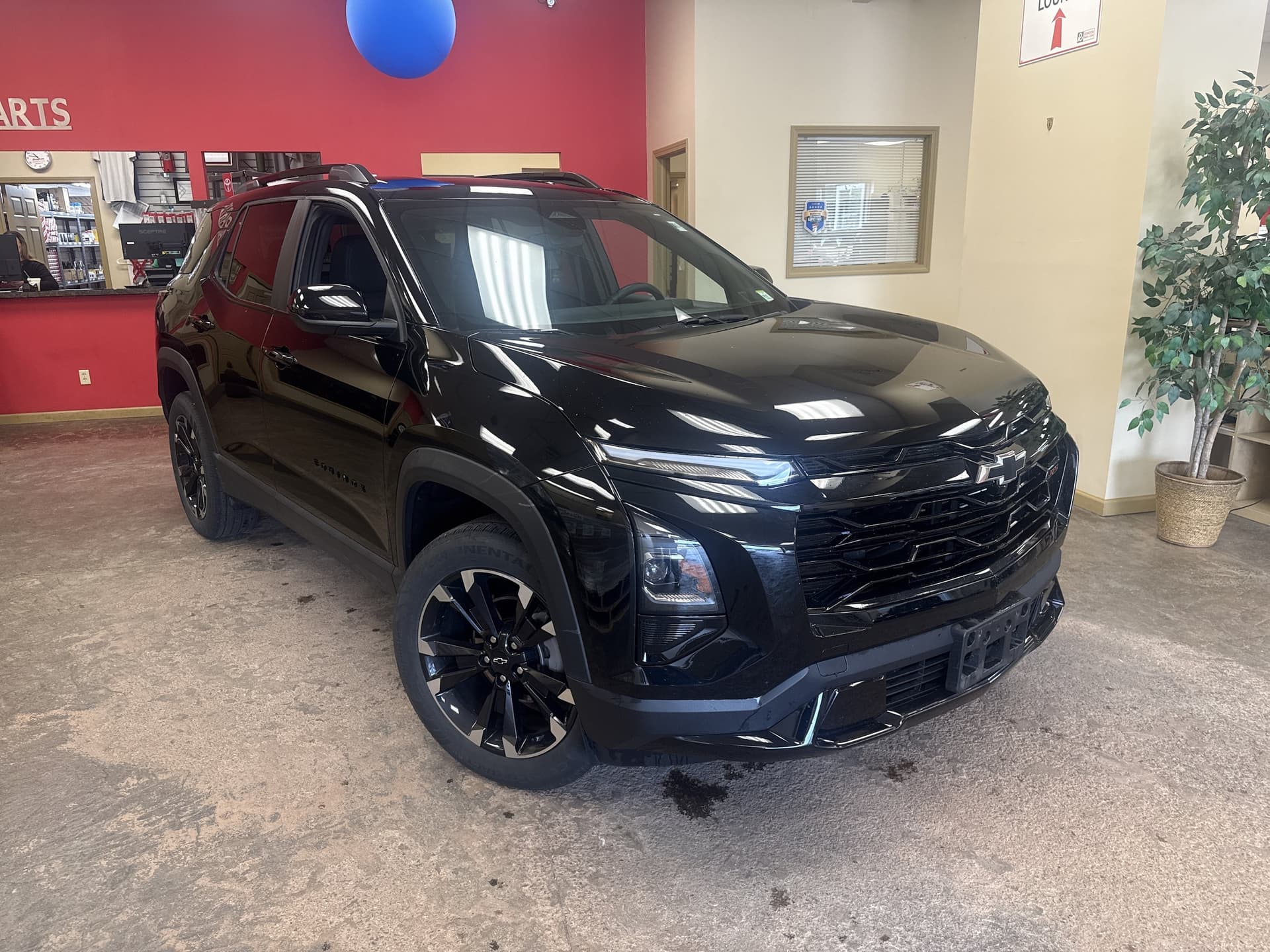 2025 Chevrolet Equinox AWD RS — photo 1 of 8