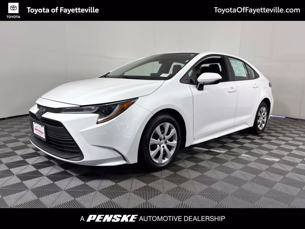 2024 Toyota Corolla LE — photo 1 of 37