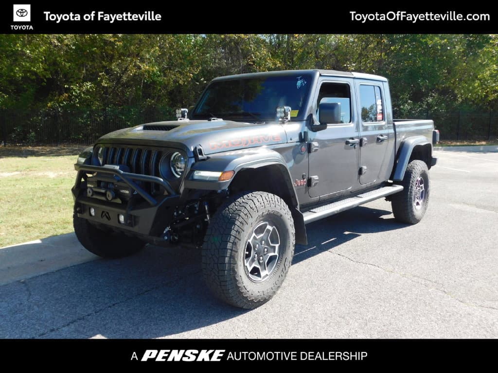 2023 Jeep Gladiator Mojave — photo 1 of 11