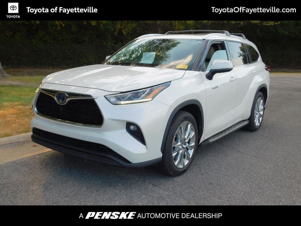2021 Toyota Highlander Hybrid Limited — photo 1 of 12