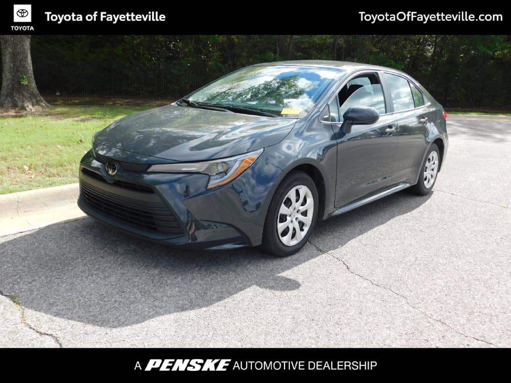 2025 Toyota Corolla LE — photo 1 of 11