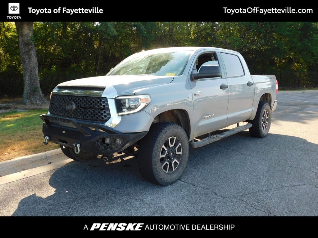 2018 Toyota Tundra 4WD SR5 — photo 1 of 11