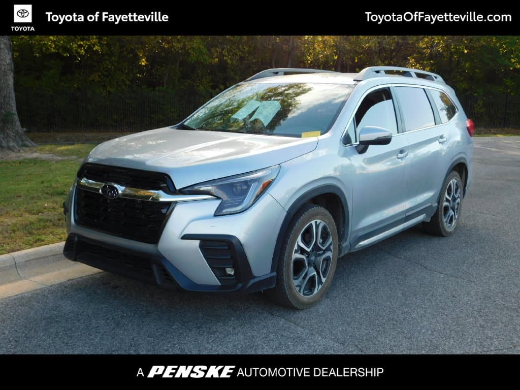 2023 Subaru Ascent Limited — photo 1 of 11