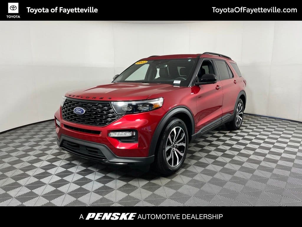 2023 Ford Explorer ST-Line — photo 1 of 40