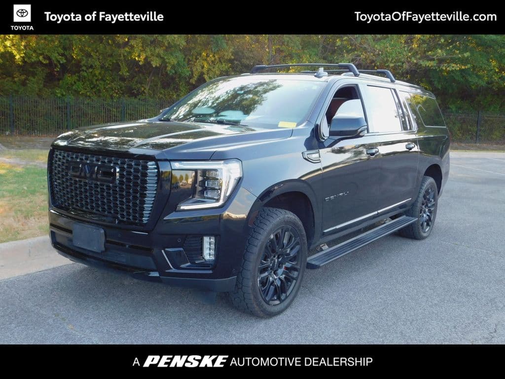 2023 GMC Yukon XL Denali Ultimate — photo 1 of 12