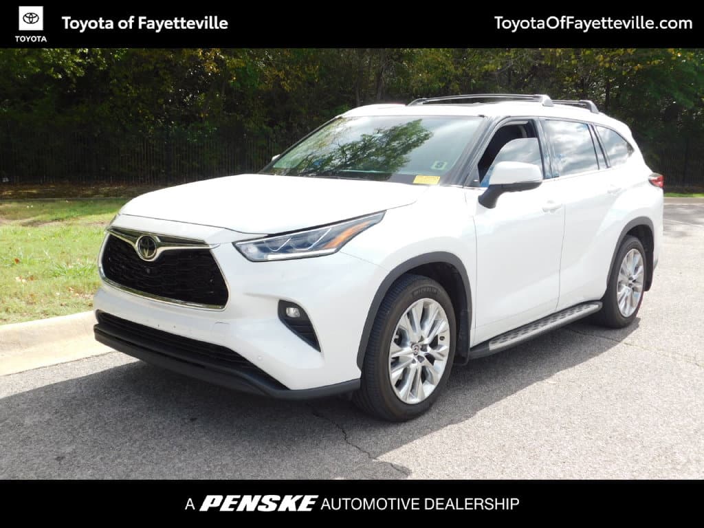 2022 Toyota Highlander Limited — photo 1 of 12