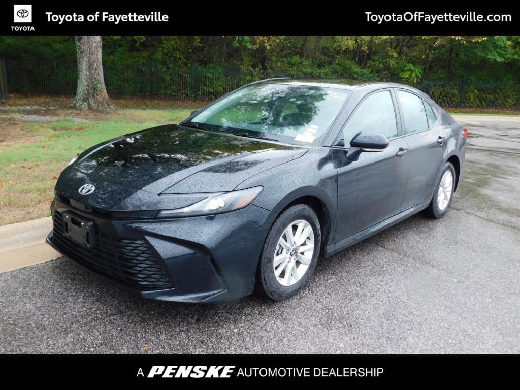 2025 Toyota Camry LE — photo 1 of 11