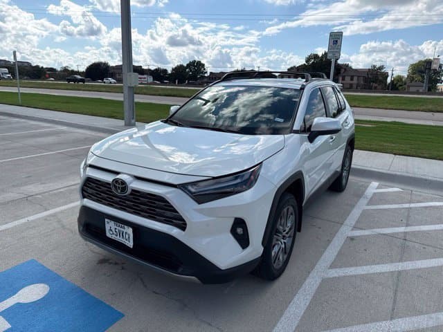 2023 Toyota RAV4 Limited — photo 1 of 7