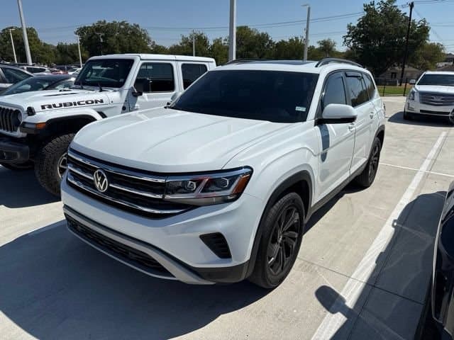 2023 Volkswagen Atlas 3.6L V6 SE w/Technology — photo 1 of 7