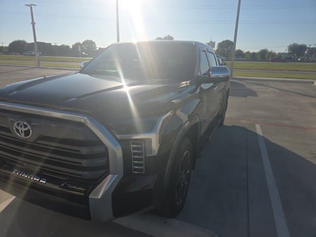 2025 Toyota Tundra 4WD Limited — photo 1 of 8