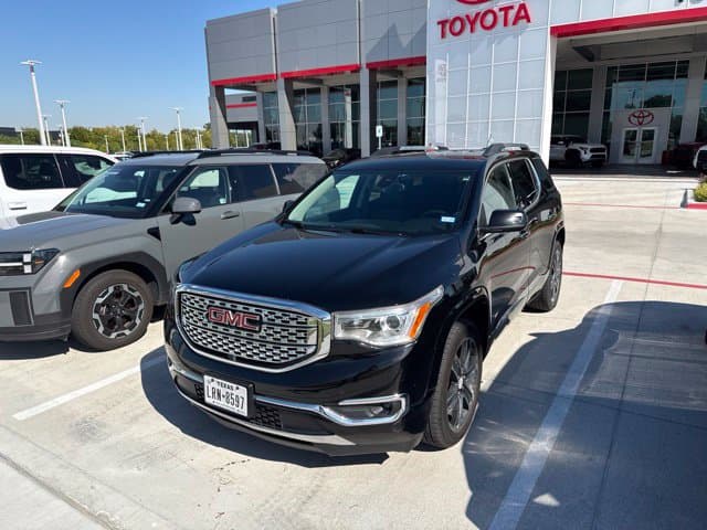 2017 GMC Acadia Denali — photo 1 of 7