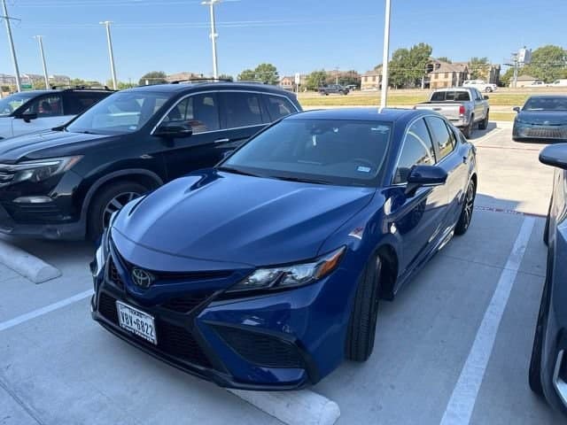 2024 Toyota Camry SE — photo 1 of 7