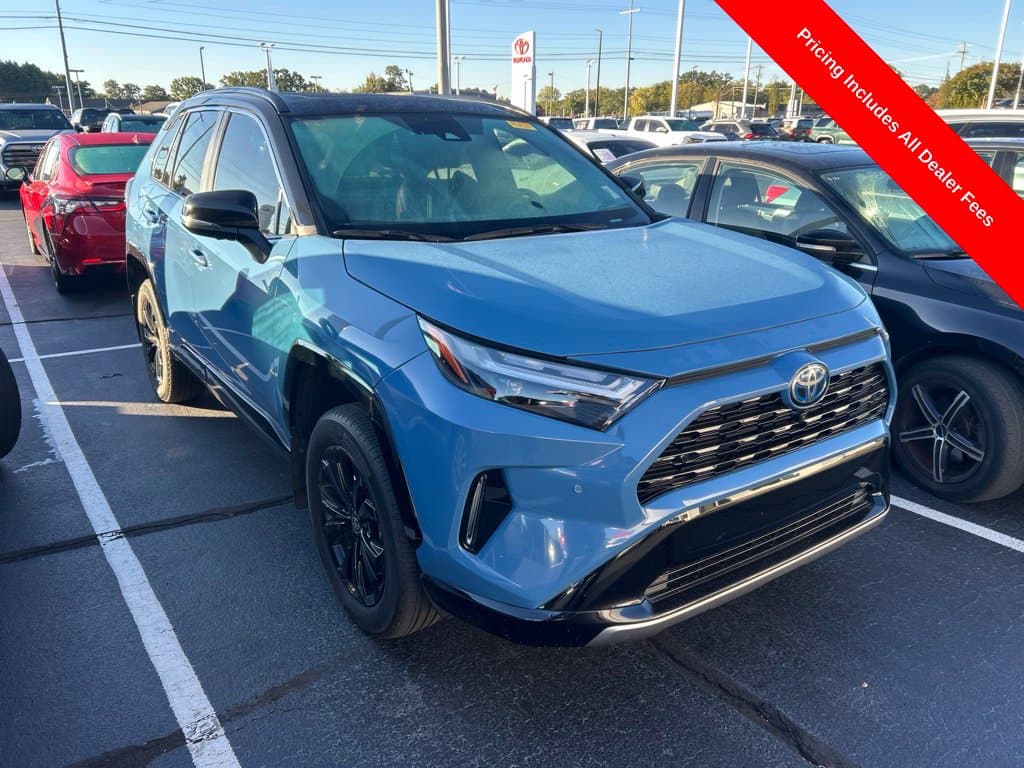 2024 Toyota RAV4 Hybrid XSE — photo 1 of 12